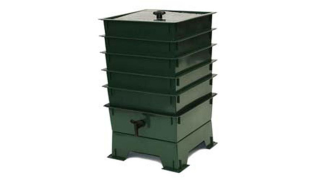Illustration for article titled Five Types of Compost Bins That Turn Trash Into Treasure